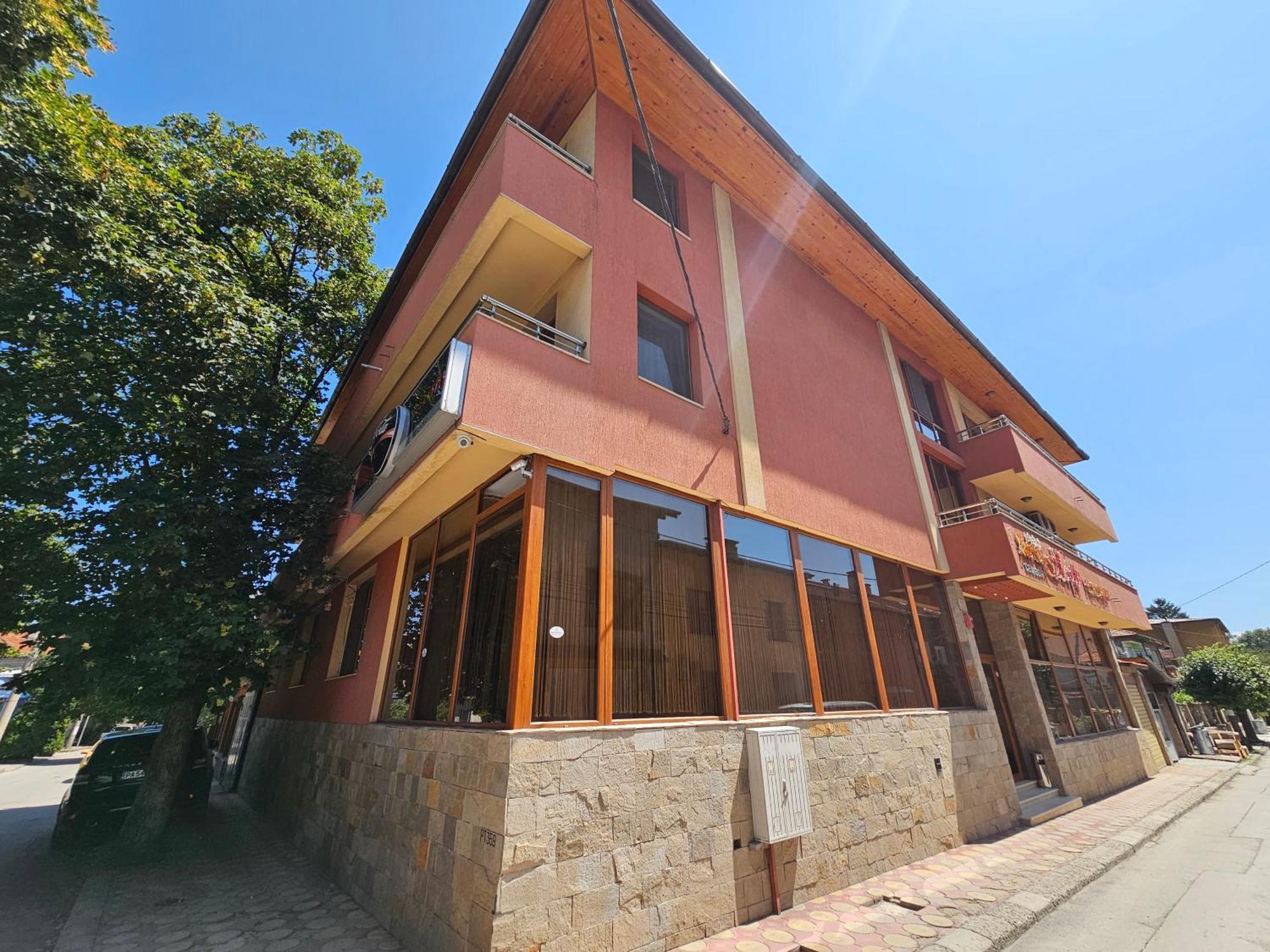 Family Hotel Jeri Βέλινγκραντ Εξωτερικό φωτογραφία