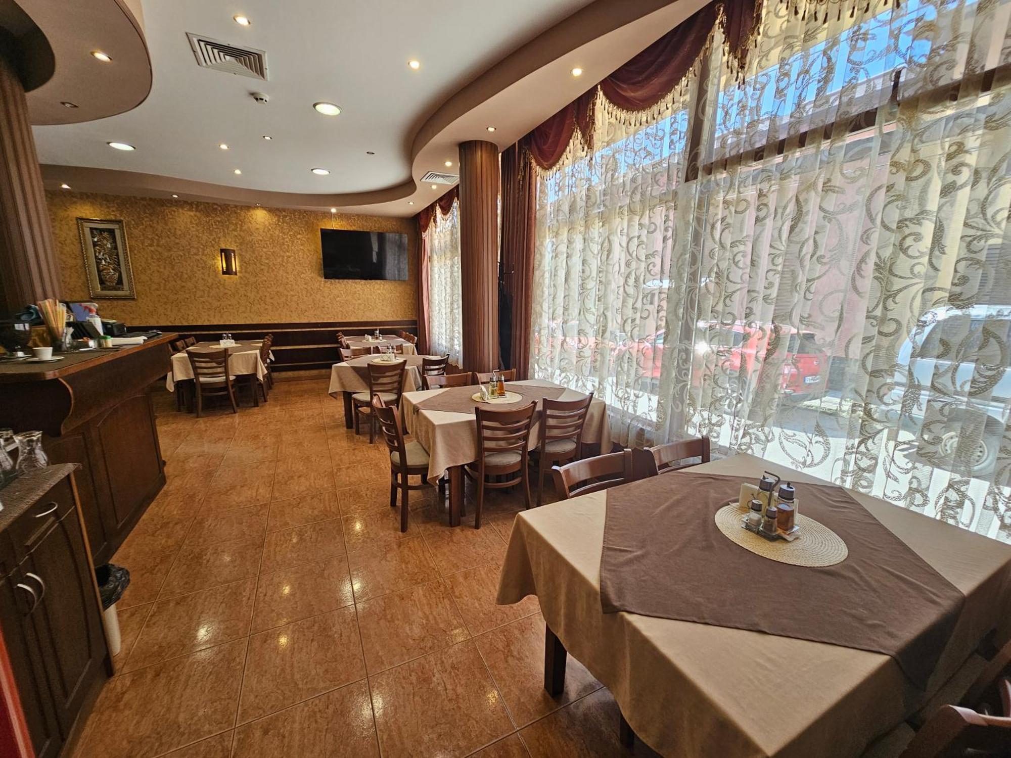 Family Hotel Jeri Βέλινγκραντ Εξωτερικό φωτογραφία