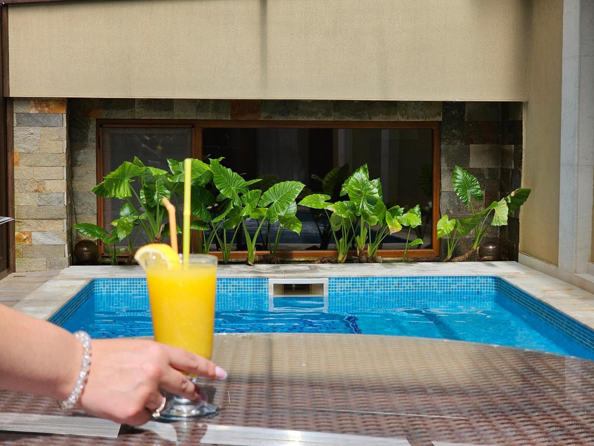 Family Hotel Jeri Βέλινγκραντ Εξωτερικό φωτογραφία
