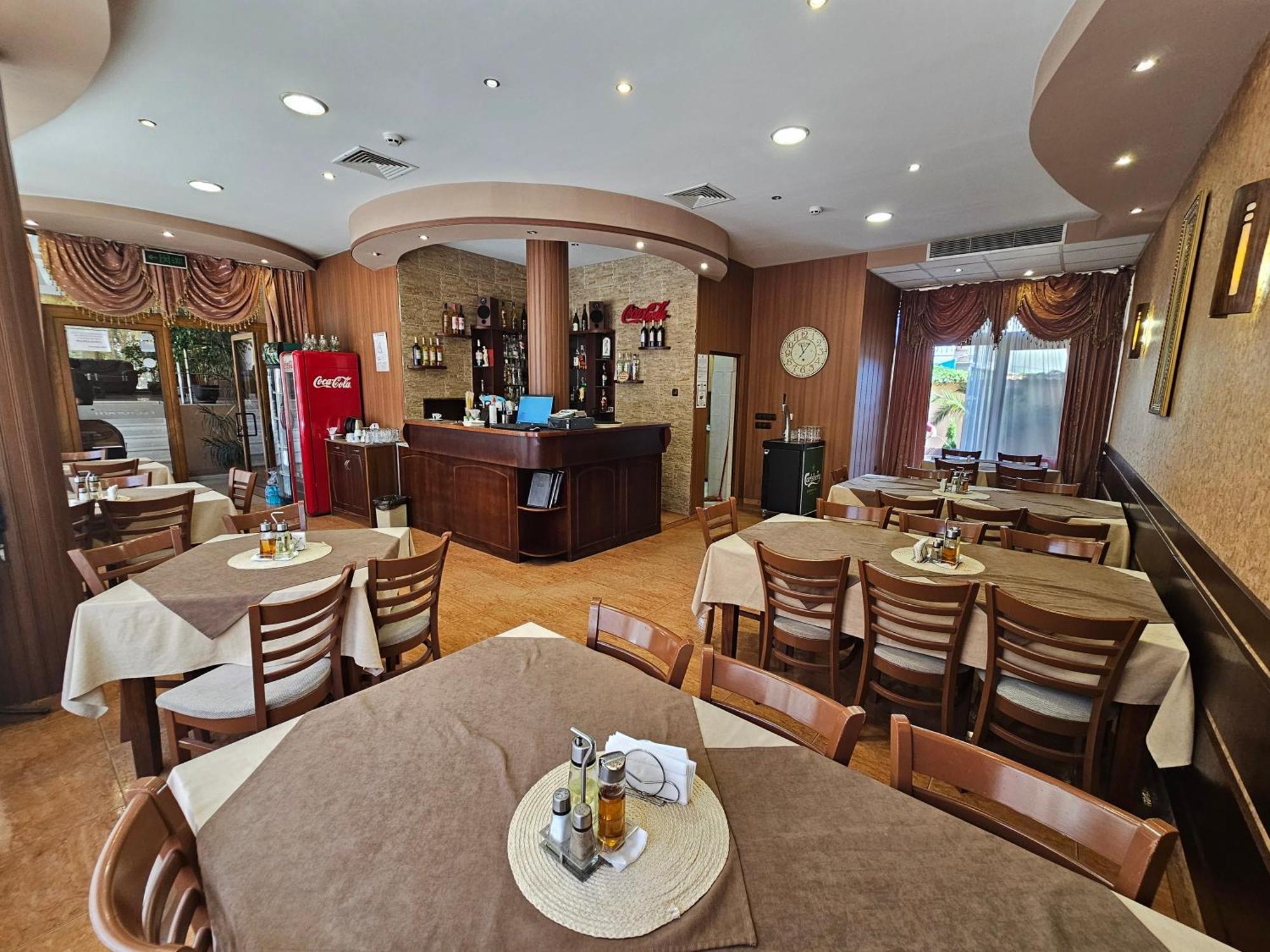 Family Hotel Jeri Βέλινγκραντ Εξωτερικό φωτογραφία