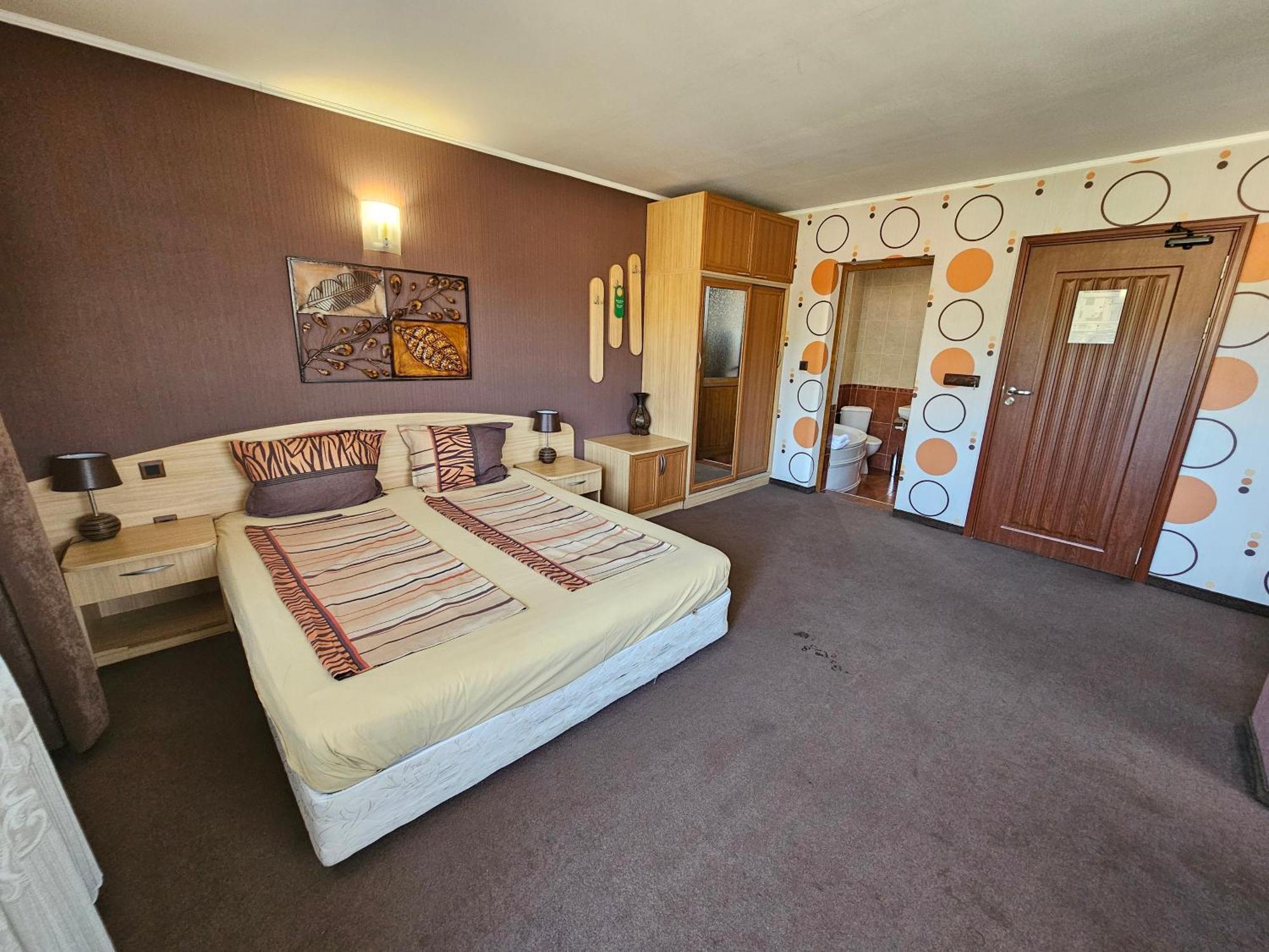Family Hotel Jeri Βέλινγκραντ Εξωτερικό φωτογραφία