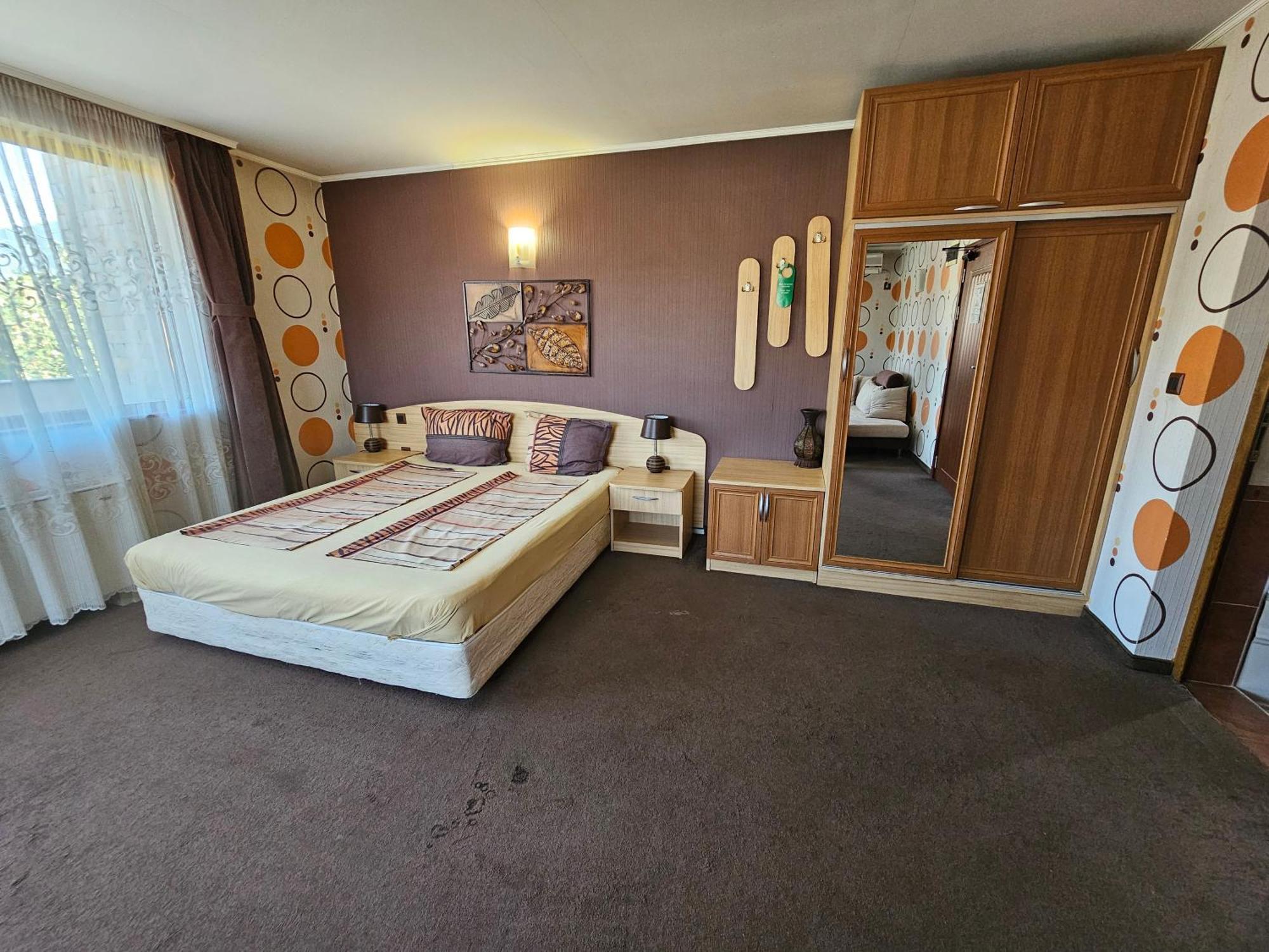 Family Hotel Jeri Βέλινγκραντ Εξωτερικό φωτογραφία