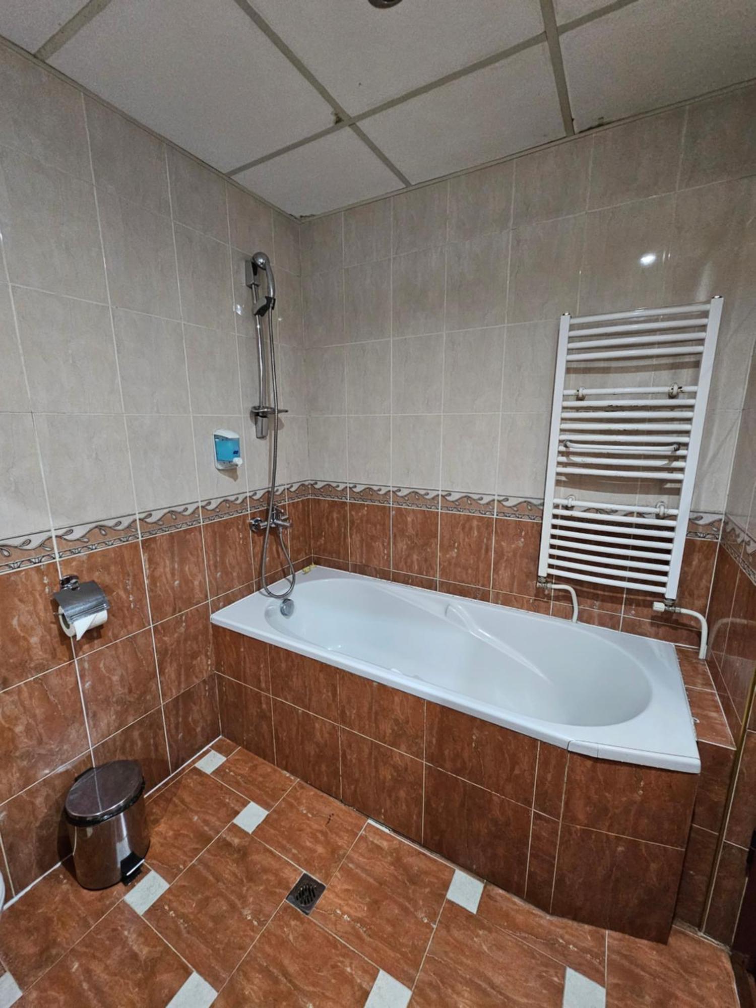Family Hotel Jeri Βέλινγκραντ Εξωτερικό φωτογραφία